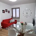 Yudi House Apartment *