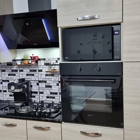 Yudi House * أَويستا