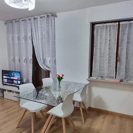 Yudi House 아파트 *